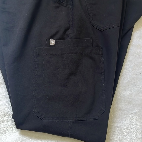 FIGS Yola Scrub Pants Yoga Style Size L | Black High-Waisted, Comfortable Fit - Picture 10 of 13